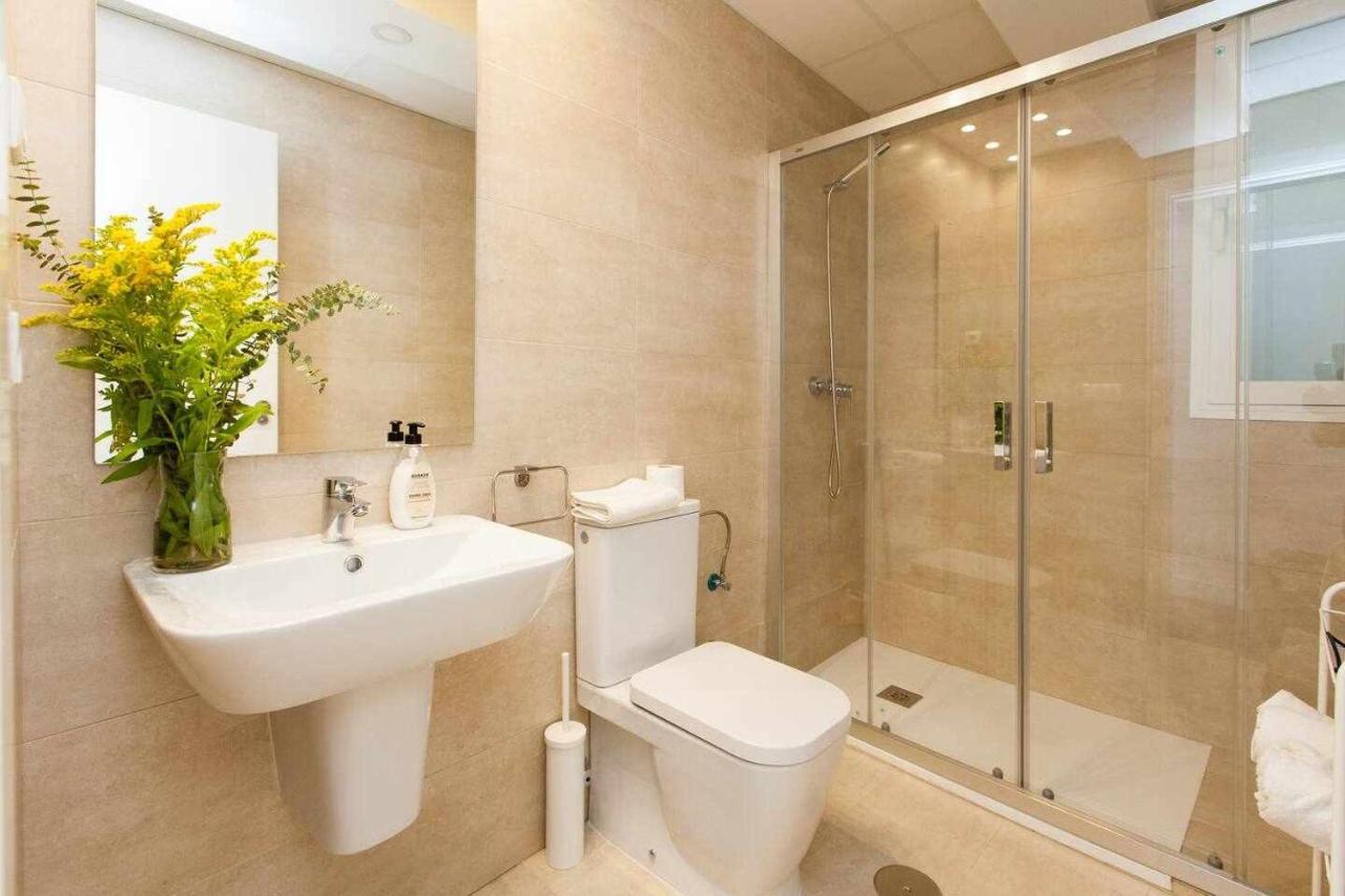 Isg Apartments Downtown Family Haven Free Parking Spot Sevilha Exterior foto